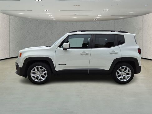 Used 2017 Jeep Renegade Latitude image 6
