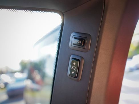 Used 2019 Rolls-Royce Cullinan AWD/4WD image 17