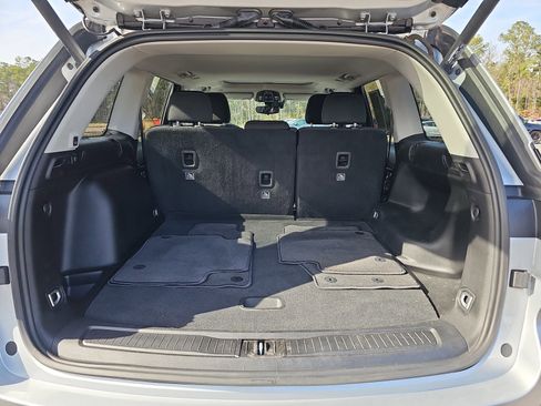 Used 2023 Jeep Grand Cherokee Laredo w/ Luxury Tech Group I image 12