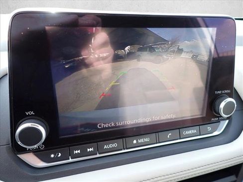 Used 2024 Nissan Rogue SV image 24