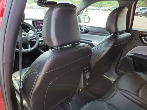 Used 2025 Jeep Compass Limited AWD/4WD image 23