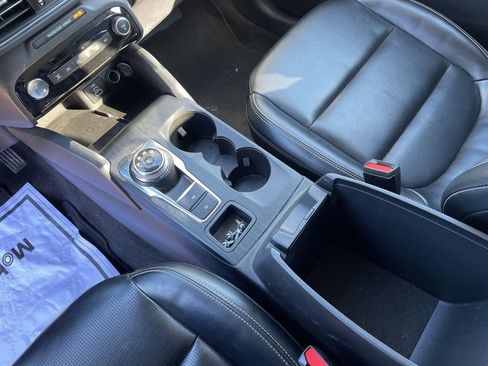 Used 2024 Ford Escape Platinum image 9