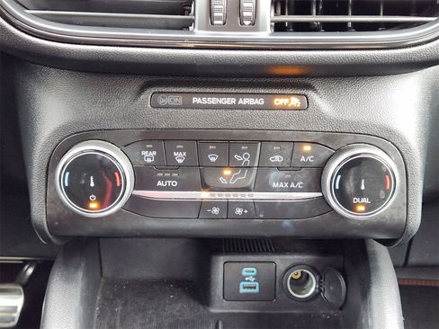 Used 2023 Ford Escape ST-Line image 19