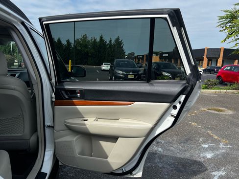 Used 2013 Subaru Outback 2.5i Limited image 23