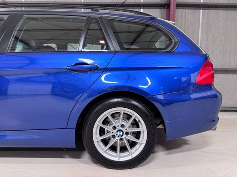 Used 2010 BMW 328i xDrive Wagon AWD/4WD image 11