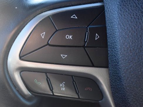 Used 2018 Jeep Grand Cherokee Altitude image 24