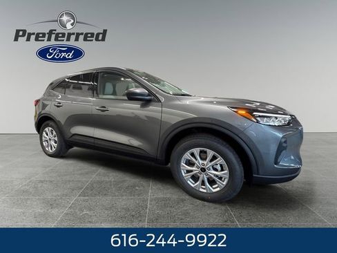 New 2026 Ford Escape Active w/ Active Premium Tech Pack AWD/4WD image 8