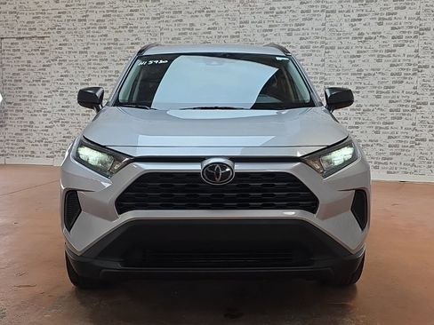 Used 2021 Toyota RAV4 LE image 2