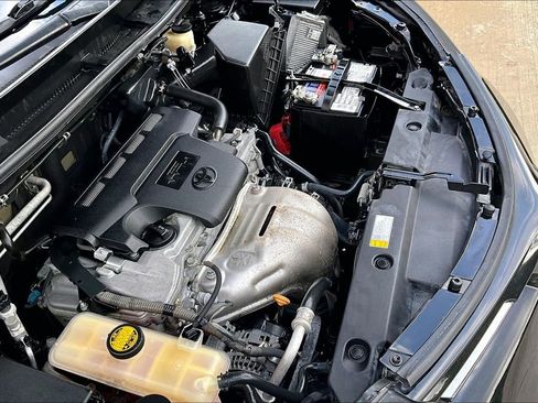 Used 2018 Toyota RAV4 LE image 43