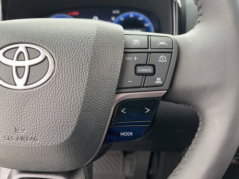 Used 2025 Toyota Camry XLE w/ Premium Package FWD image 22