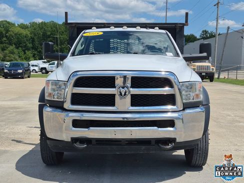 Used 2018 RAM 5500 Tradesman w/ Power & Remote Entry Group RWD image 2