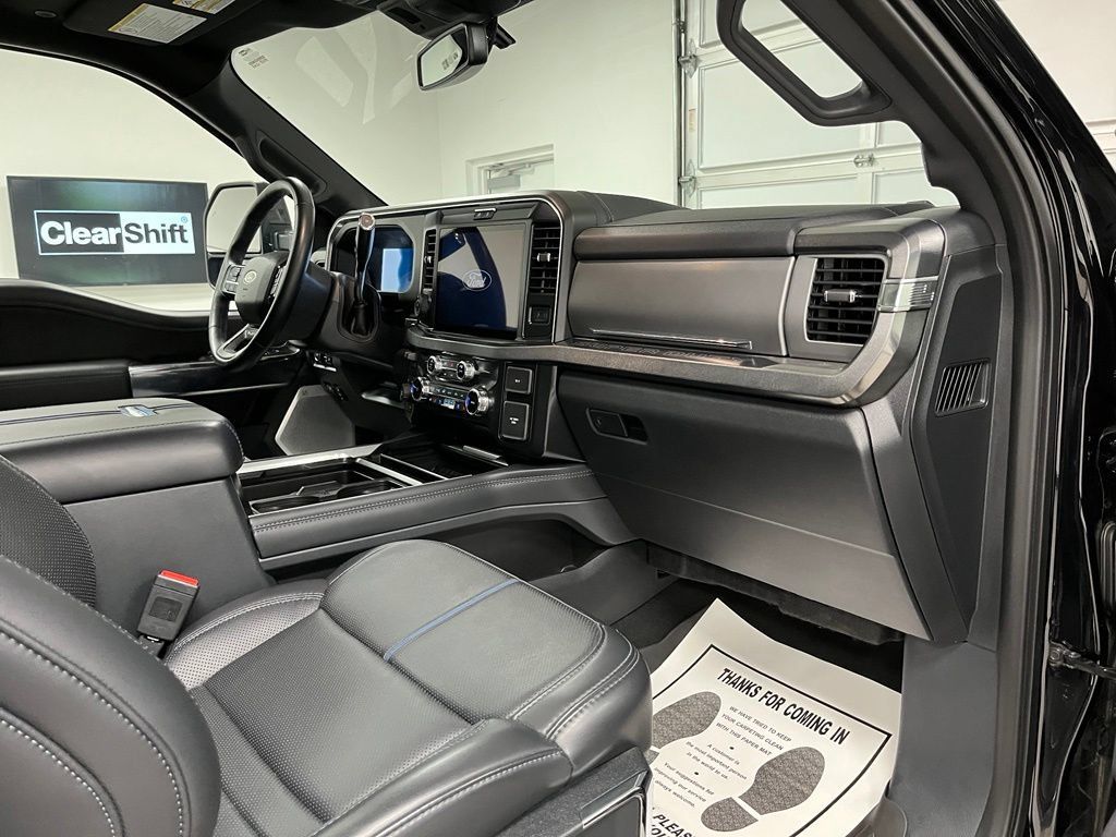Used 2025 Ford F450 Platinum w/ FX4 Off-Road Package AWD/4WD image 58