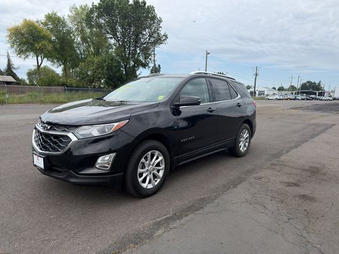 Used 2019 Chevrolet Equinox LT w/ Sun & Navigation Package AWD/4WD image 4
