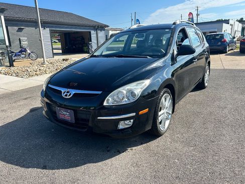 Used 2011 Hyundai Elantra FWD image 1