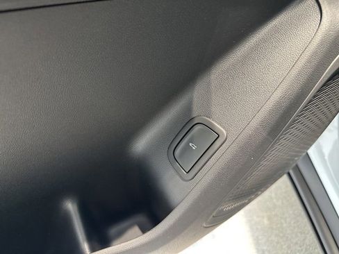 New 2026 Chevrolet Traverse LT w/ Sun and Wheel Package image 10