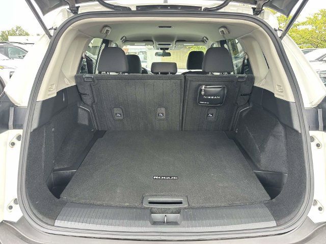 Used 2023 Nissan Rogue S AWD/4WD image 13