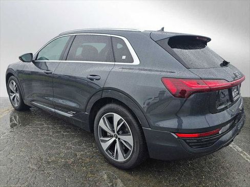 Used 2024 Audi Q8 e-tron Premium Plus w/ Premium Plus Package image 5