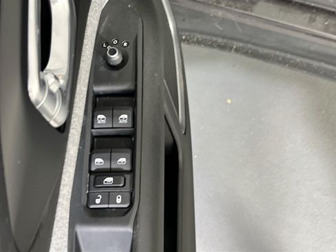 Used 2022 Jeep Compass Latitude w/ Convenience Group AWD/4WD image 17
