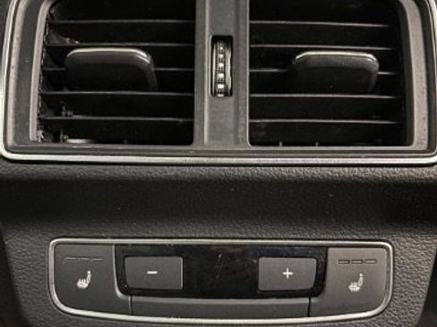 Used 2018 Audi Q5 2.0T Premium Plus w/ Premium Plus Package AWD/4WD image 16