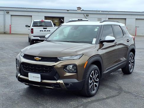 Used 2022 Chevrolet TrailBlazer ACTIV w/ Sun and Liftgate Package AWD/4WD image 2