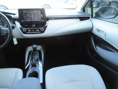 Used 2022 Toyota Corolla LE FWD image 15