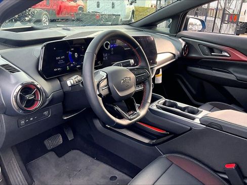 New 2025 Chevrolet Equinox EV RS w/ Convenience Package II AWD/4WD image 7