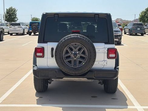 Used 2024 Jeep Wrangler Unlimited Sport AWD/4WD image 8