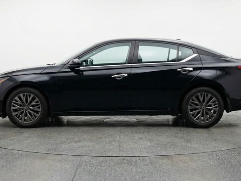 Used 2025 Nissan Altima 2.5 SV image 5