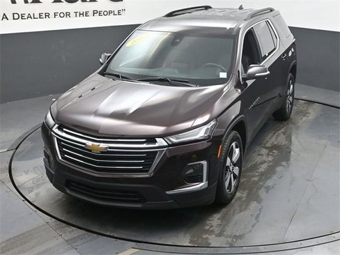 Used 2023 Chevrolet Traverse LT w/ LT Premium Package image 45