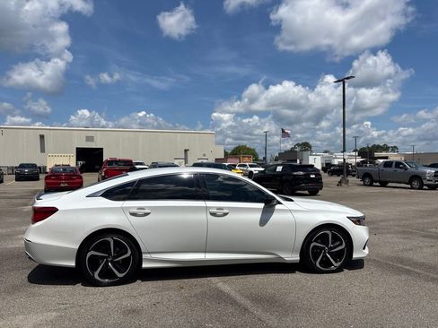 Used 2022 Honda Accord Sport image 2