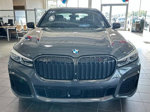 Used 2022 BMW 750Li xDrive AWD/4WD image 2
