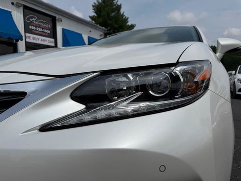 Used 2016 Lexus ES 350 w/ Premium Package w/Wood Trim FWD image 26