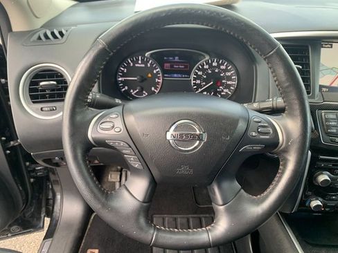 Used 2020 Nissan Pathfinder SL image 26