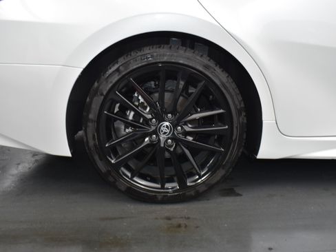 Used 2023 Toyota Camry XSE image 9