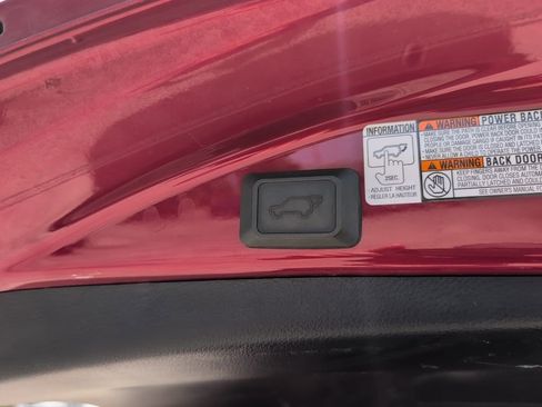 Used 2018 Toyota RAV4 Adventure FWD image 13