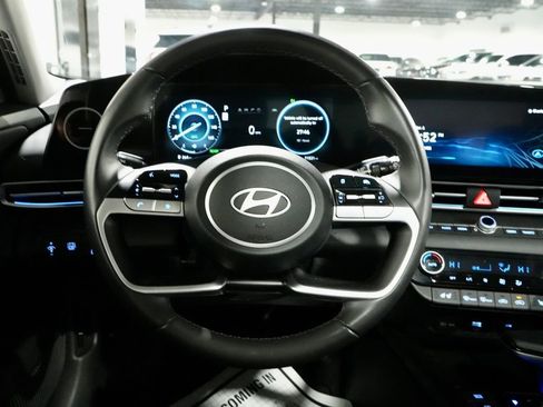 Used 2024 Hyundai Elantra Limited image 17