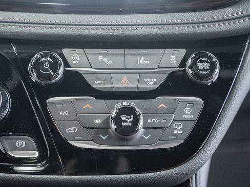 New 2026 Chrysler Pacifica Pinnacle w/ Trailer Tow Group image 23