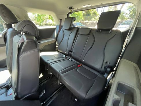 Used 2026 Kia Carnival FWD image 26