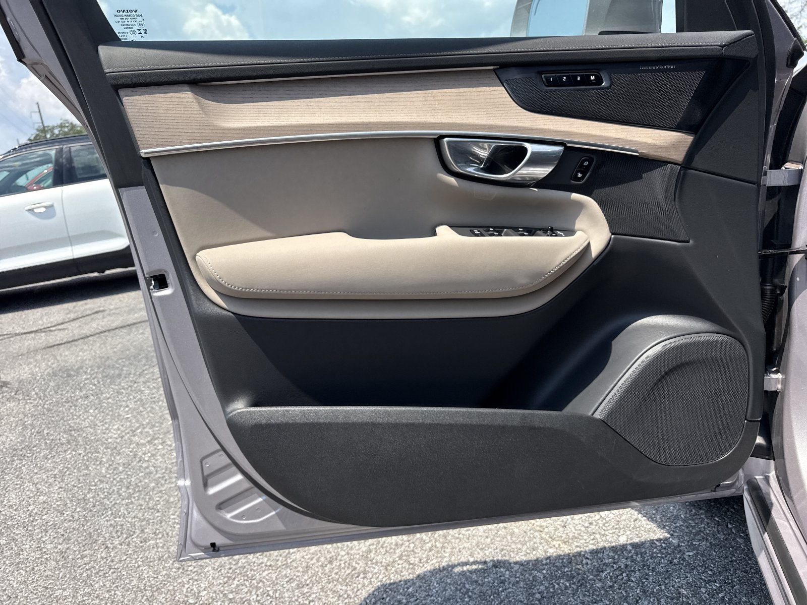Certified 2026 Volvo XC90 B6 Plus AWD/4WD image 39