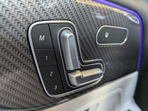 Used 2021 Mercedes-Benz GLB 250 4MATIC image 21