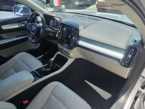Used 2019 Volvo XC40 T5 Momentum AWD/4WD image 30