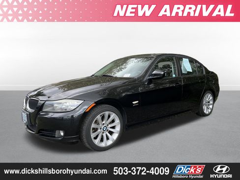 Used 2011 BMW 328i xDrive Sedan image 1