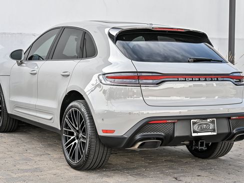 Used 2025 Porsche Macan w/ Premium Package Plus AWD/4WD image 11