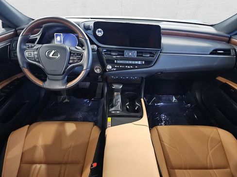 Certified 2025 Lexus ES 300h Ultra Luxury w/ Accessory Package (Z2) image 9