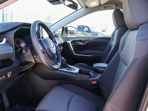 Used 2022 Toyota RAV4 XLE image 24