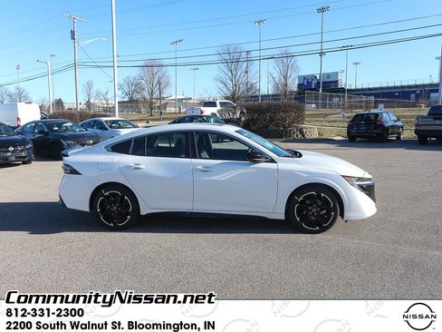 New 2026 Nissan Sentra SR w/ SR Premium Package FWD image 8