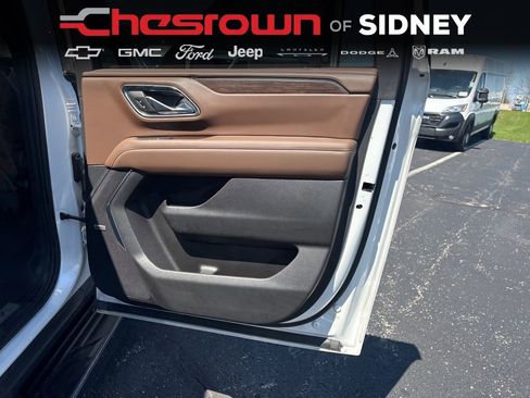 Used 2023 Chevrolet Suburban High Country AWD/4WD image 24