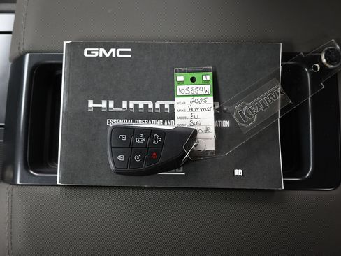 Used 2025 GMC Hummer EV 2X w/ LPO, Sport Package AWD/4WD image 20