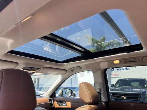 Used 2022 Nissan Pathfinder Platinum w/ Cargo Package image 60