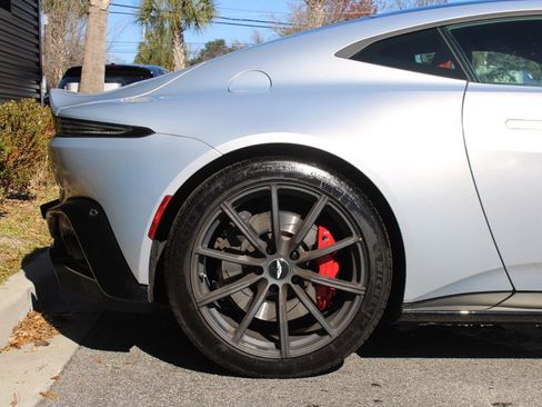 Used 2020 Aston Martin V8 Vantage Coupe image 15